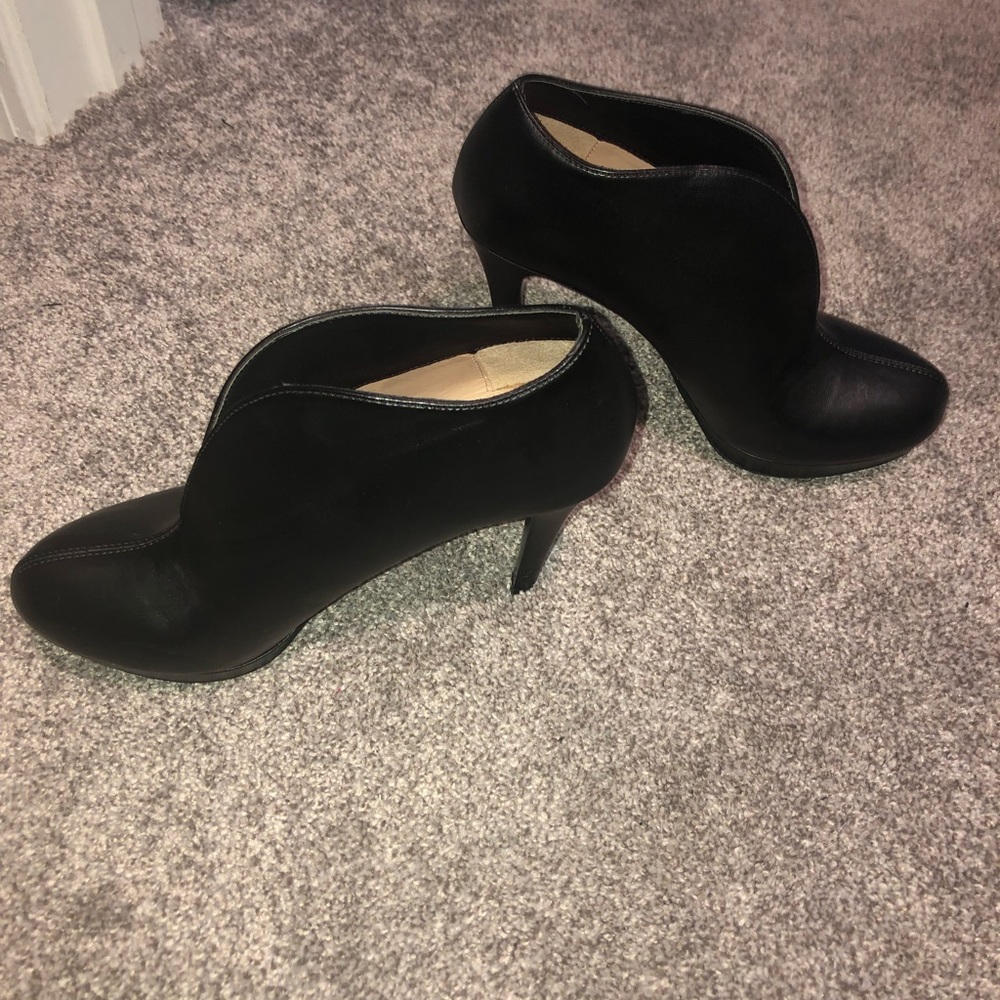 Audrey Brooke black leather booties